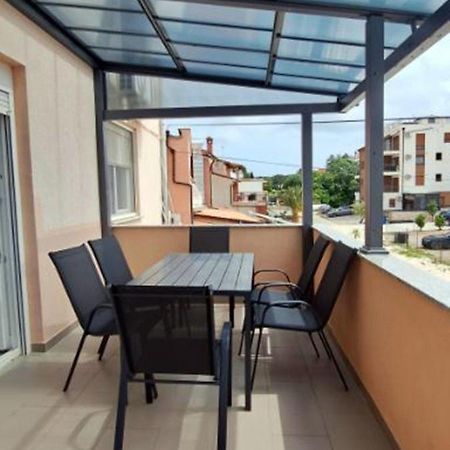 Apartment Dubravka Near The Sandy Beach Медулин Экстерьер фото